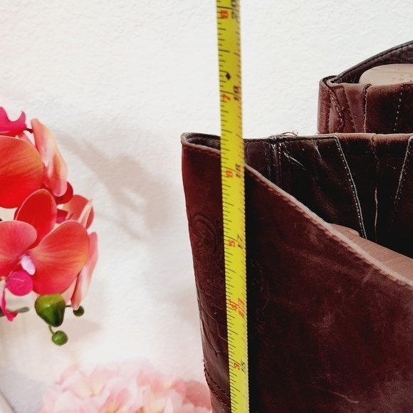 VINCE Camuto Pryna Embossed Brown High Boot Size 6M - Picture 11 of 14